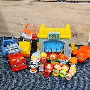 Fisher-Price Little people Lot of 17 Playset